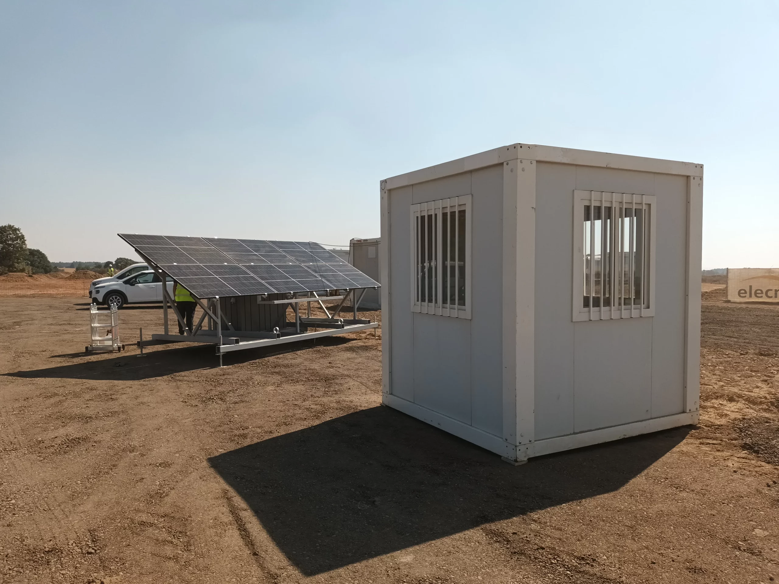 CASETA OBRA CON ENERGÍA SOLAR
